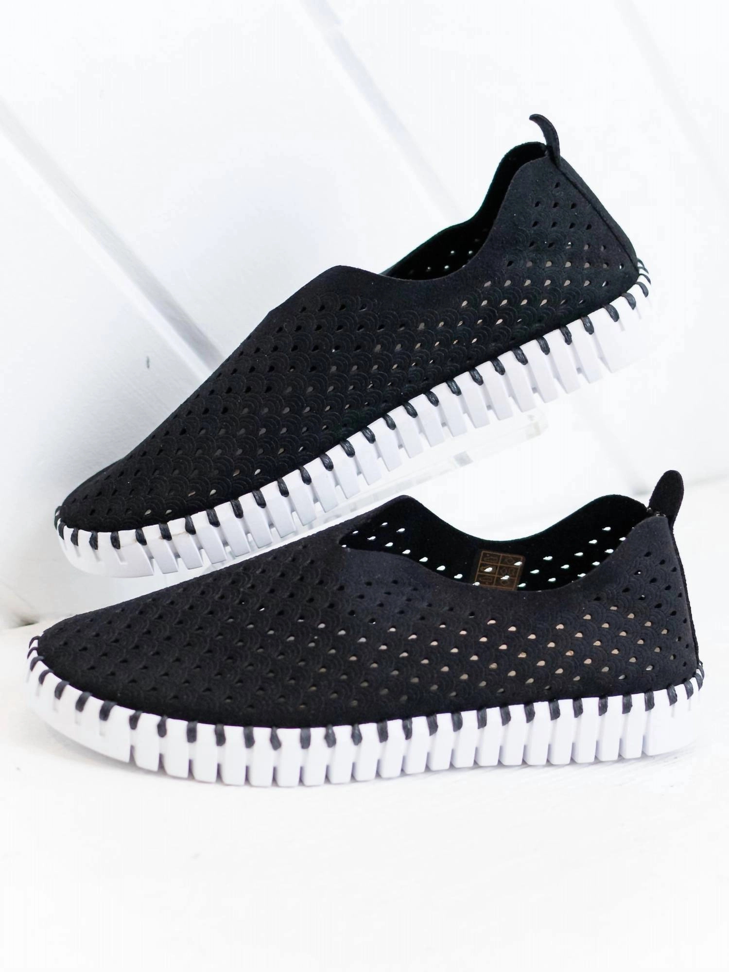 Women's Tulip 139 Shoes In Black Multi Terrain Grip Quick Lacing System