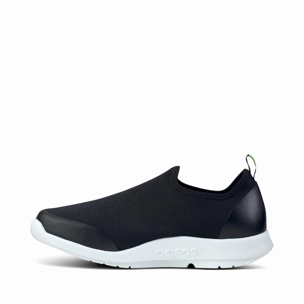 Modern Appeal Foot Shape OOfos Women's OOmg Sport Low Shoe in Black/White