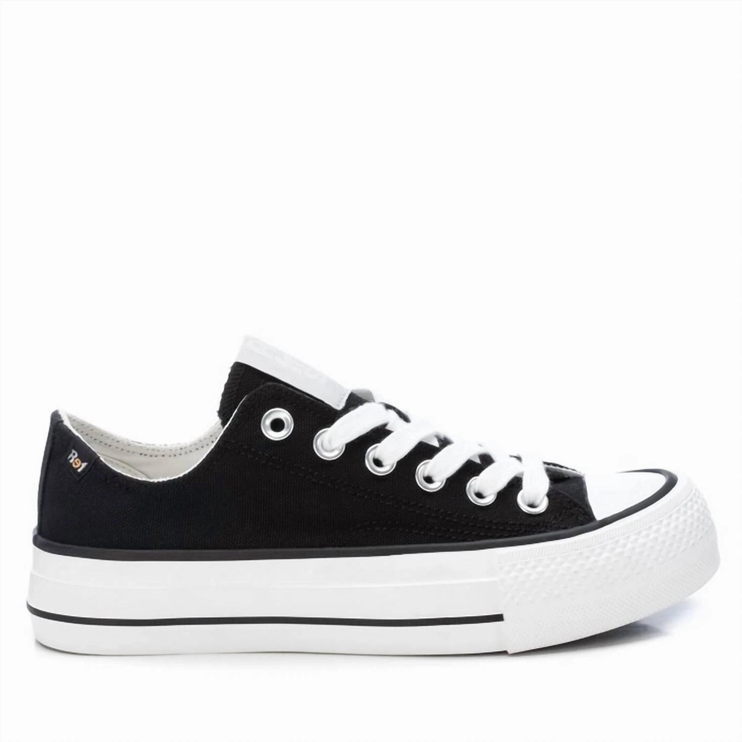 Women's Canvas Sneakers In Black Lightweight Synthetic
