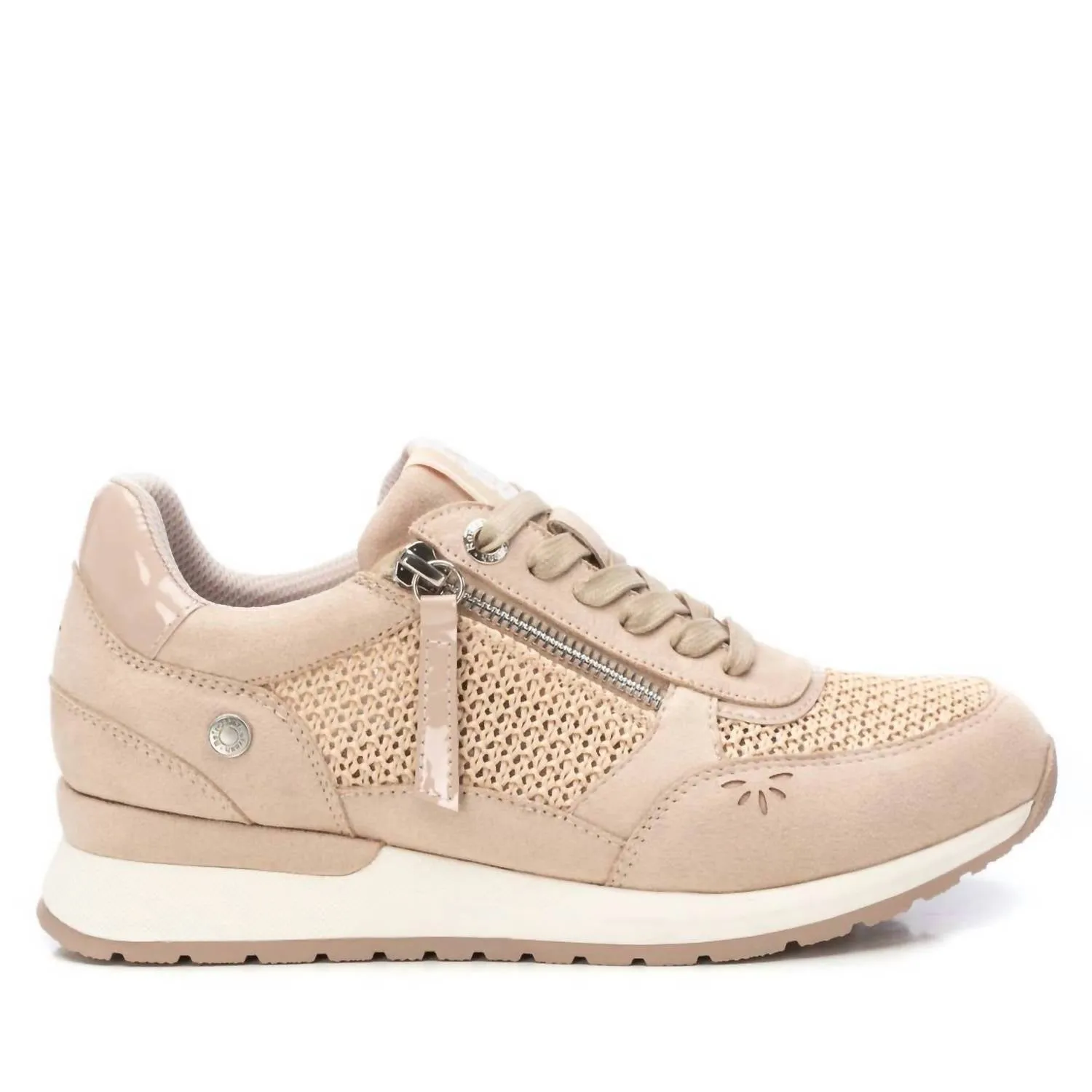 Weekend Trip Multi Surface Traction Women's Casual Sneakers In Beige