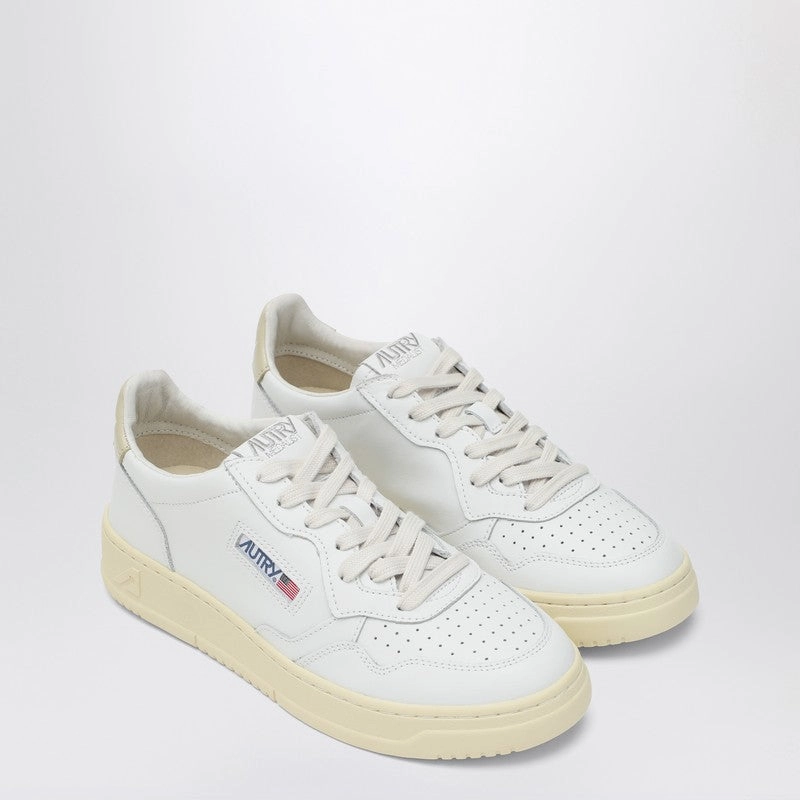 Autry Women's Medalist /Foam Sneaker Easy Fit