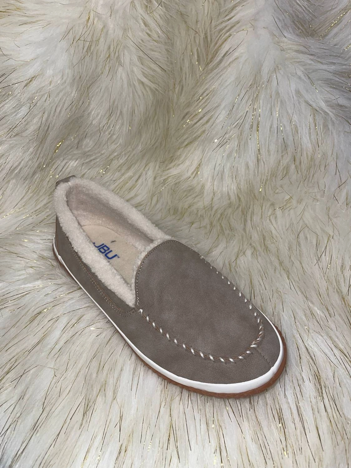 Fashion Base Modern Style Women's Tempe Moccasin Slip-On Mountain Slippers In Taupe