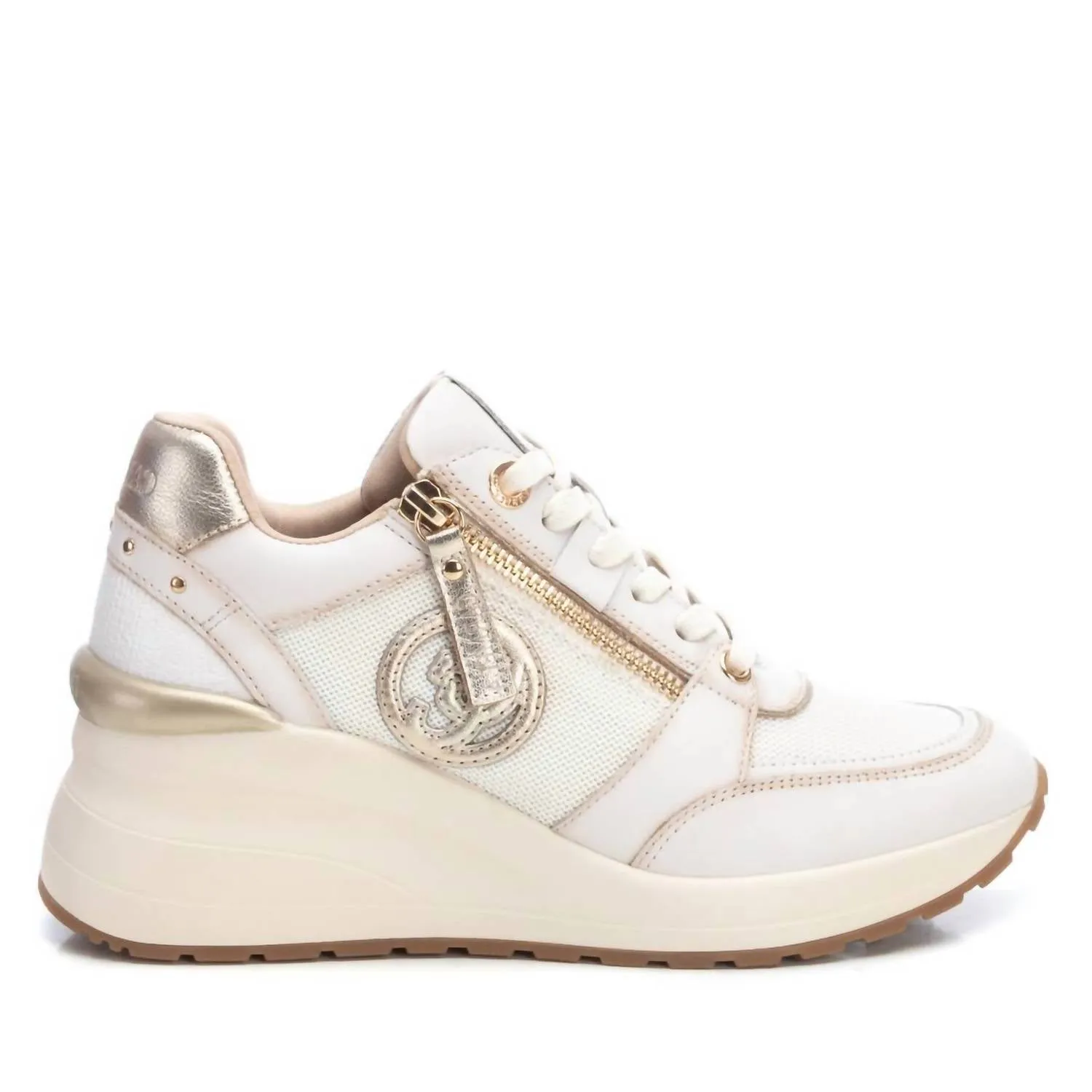 Women's Trainers Sneakers In White Supportive structure