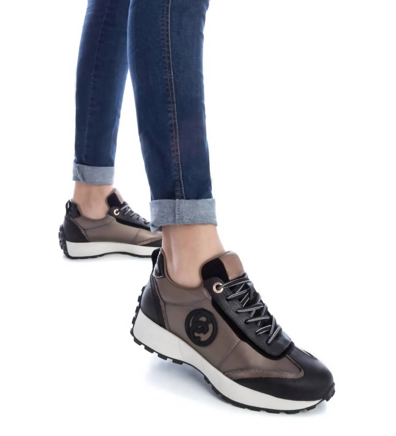 Women's Casual Sneakers In Taupe Sculpted durability