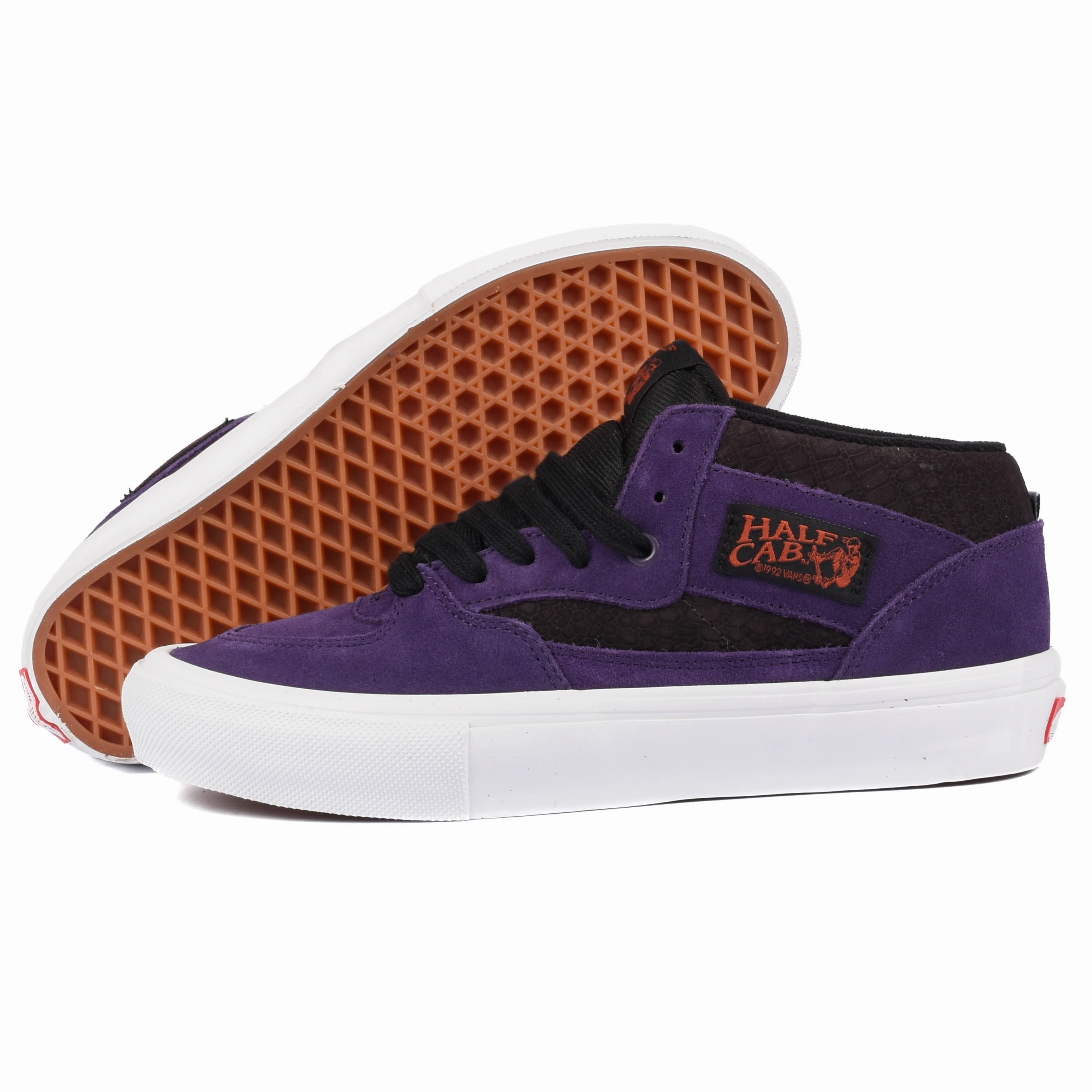 Vans - Skate Half Cab (Croc/Grape Purple) running in an urban area shoes recyclable shoes