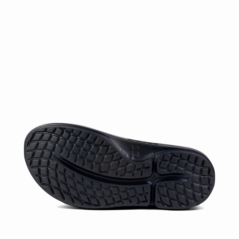 Match Go Quick Action OOfos OOahh Luxe Slide Sandal in Midnight Spectre