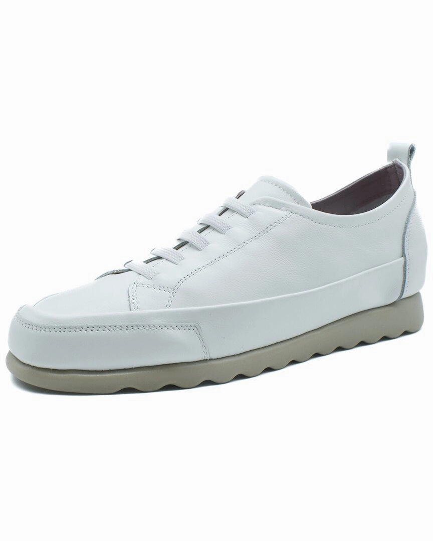 The Flexx Lena Leather Sneaker Tactile Responsiveness