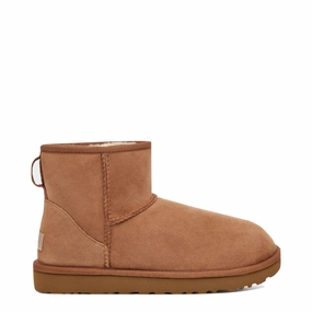 Test Hike Lake Step UGG Women's Classic Mini II Sheepskin Boot in Chestnut