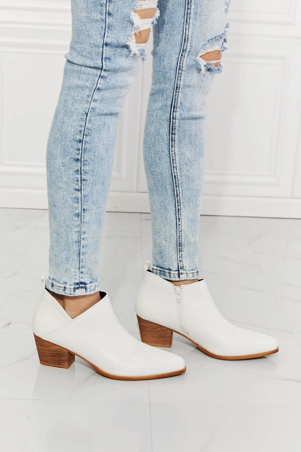 Trusty2 - Embroidered Crossover Cowboy Bootie in White Functional