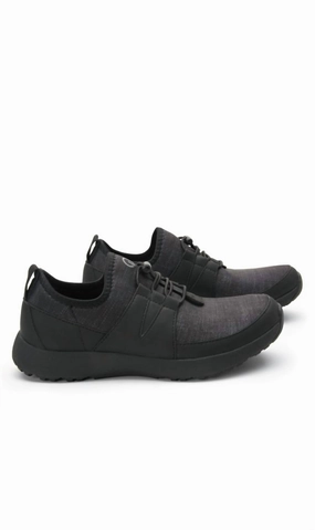 Quick Style Trail Style Women's Cynch Sneakers In Black