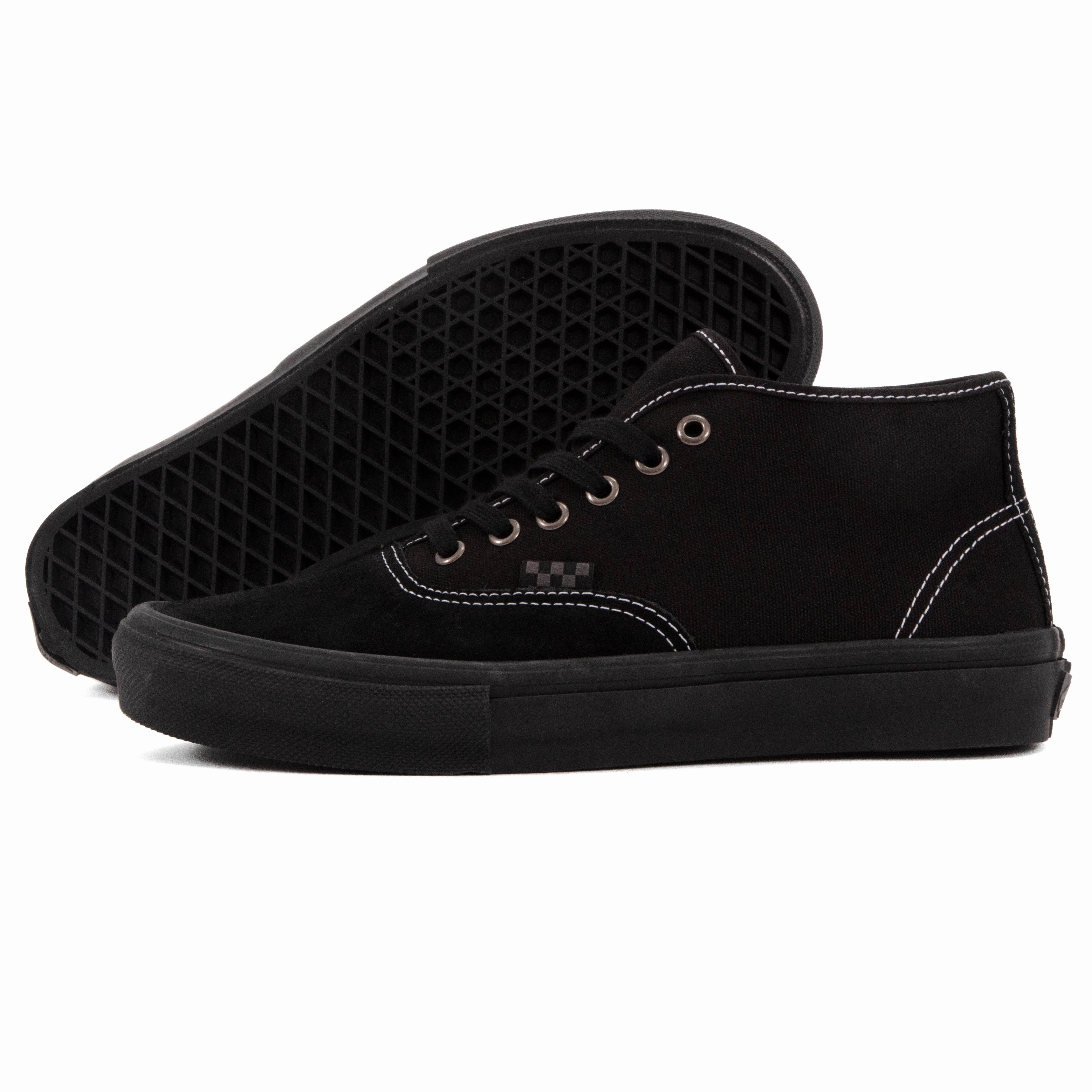 heel - hugging running in duathlons shoes Vans - Skate Authentic Mid (Blackout)