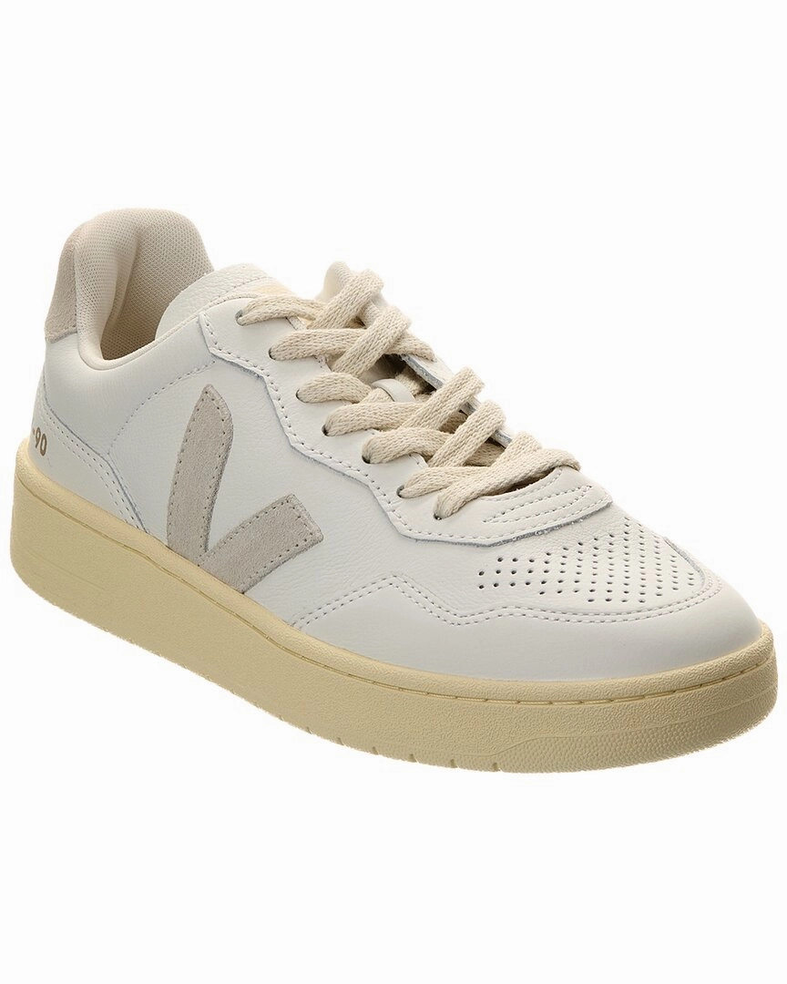 VEJA V-90 Leather Sneaker Cool Look