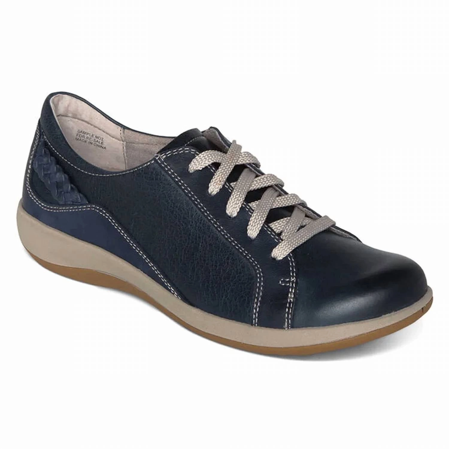 Women Dana Lace Up Oxford In Navy Thermoregulating Foam