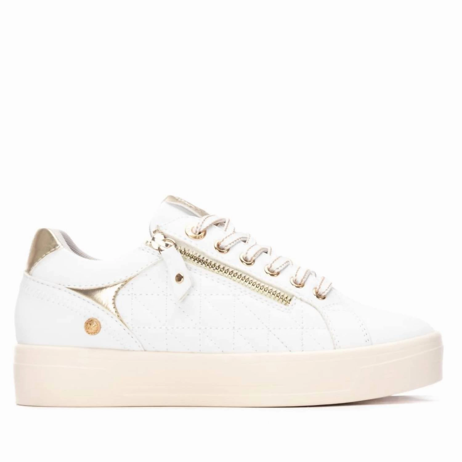 Women's 144413 Round Toe Sneakers In White Hexagonal Grip Tread