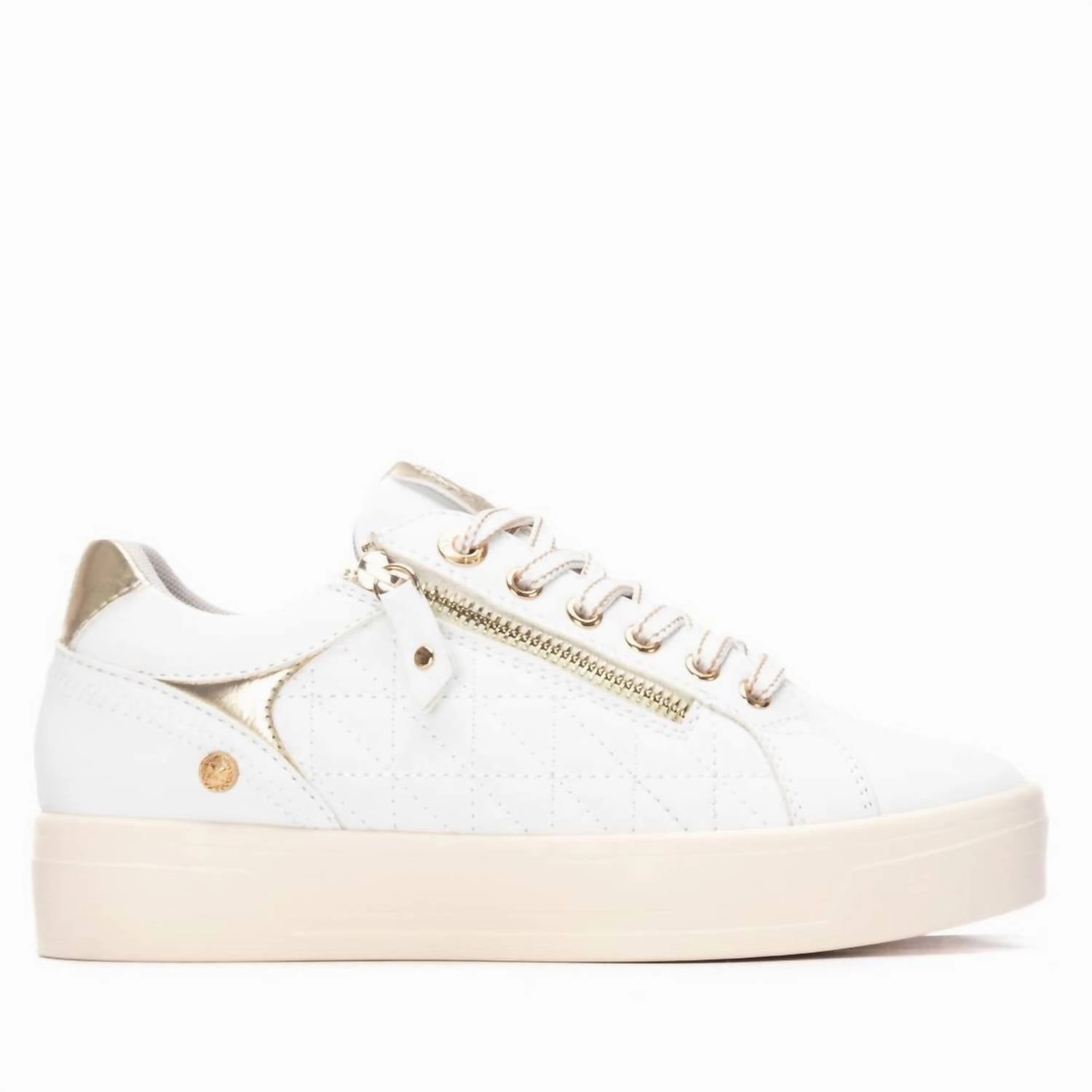 Feet First Women's 144413 Round Toe Sneakers In White