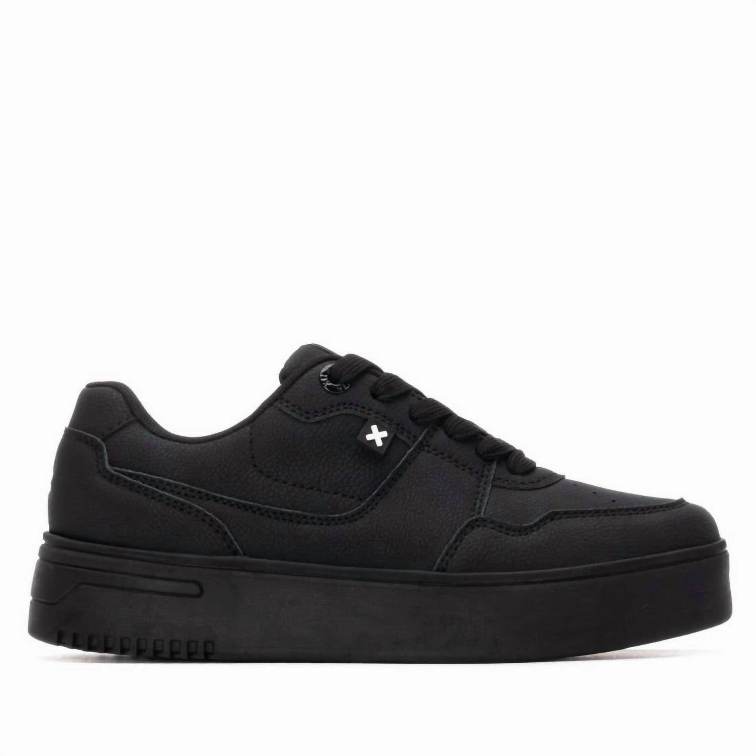 Athletic Appeal Snug Ankle Hugger Women's 144535 Round Toe Sneakers In Black
