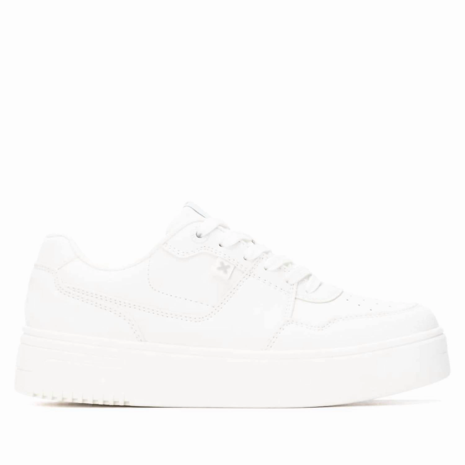 Women's 144535 Round Toe Sneakers In White Zip Closure