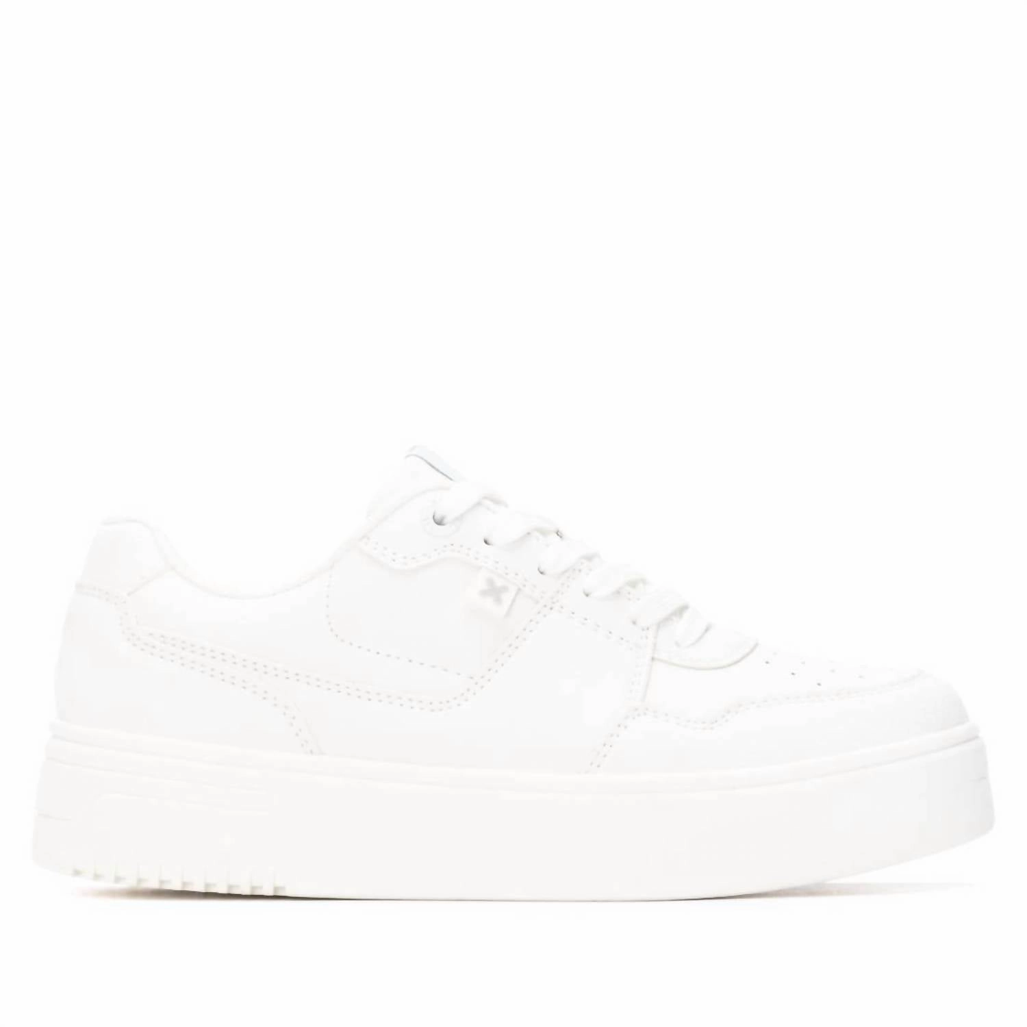 EasyToClean Stabilizing Heel Cage Women's 144535 Round Toe Sneakers In White