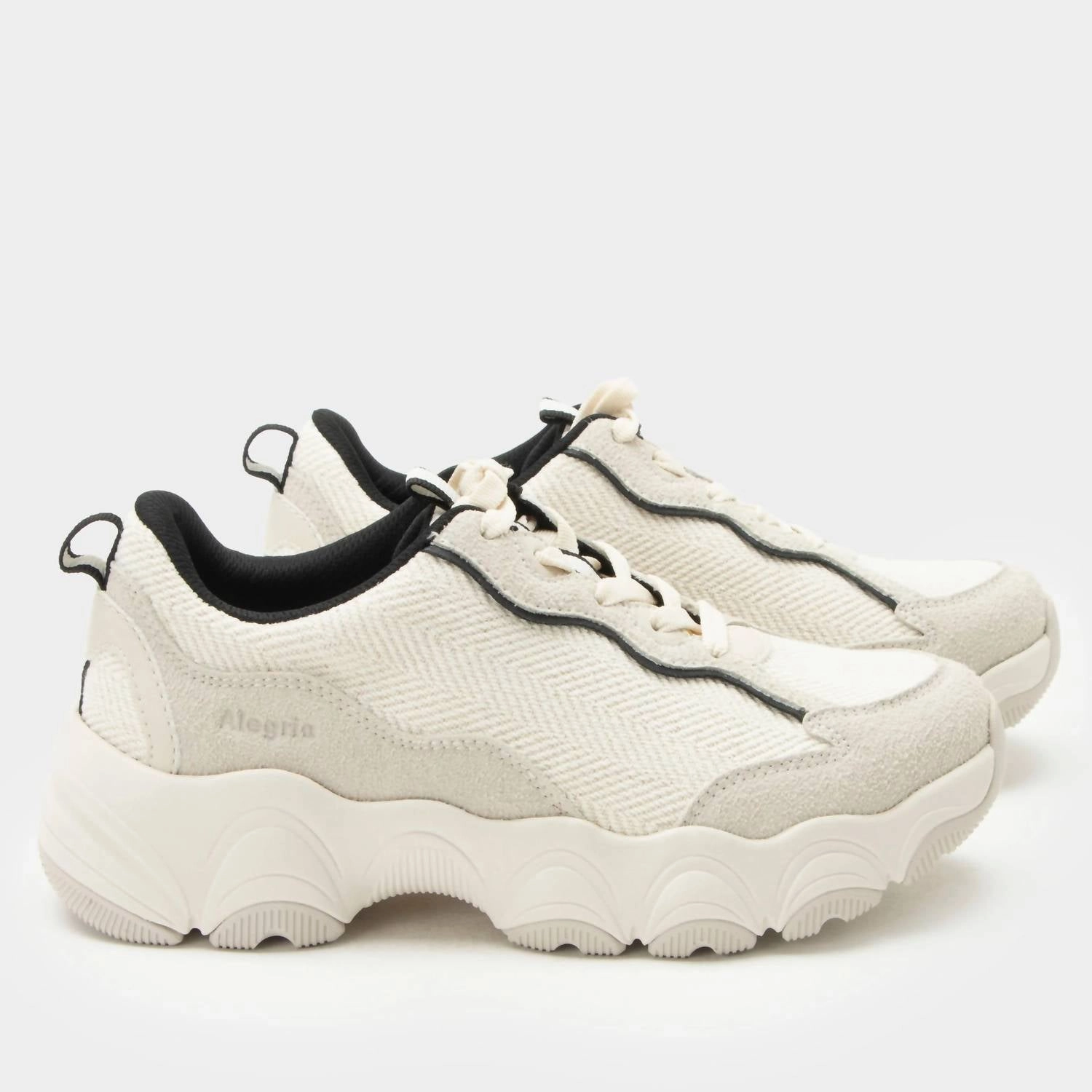 Women's Boom Joy Shoe In Unbleached Linen Sleek Wear