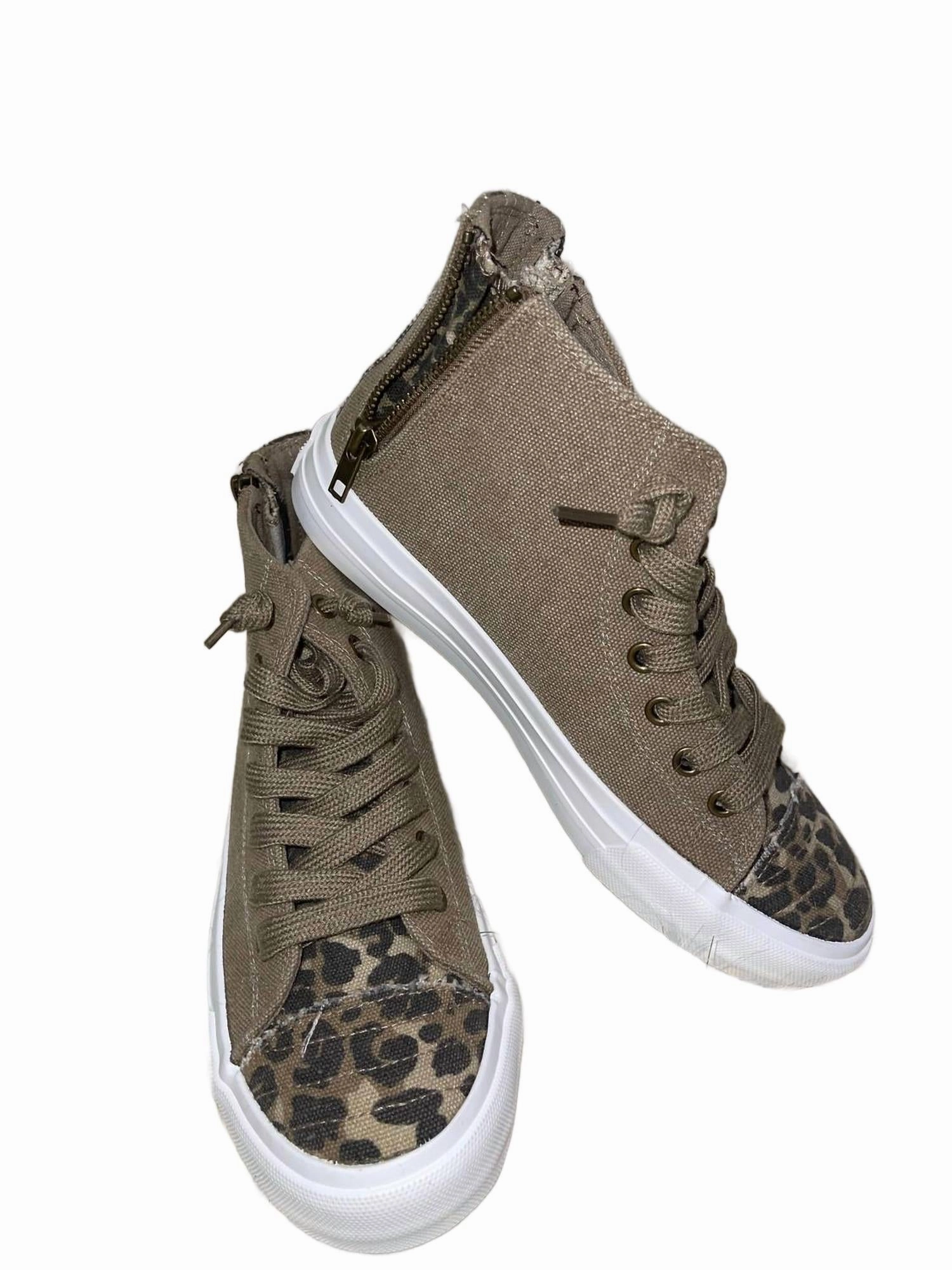 Women's Cheetah Sneaker In Multi Trend-setting silhouette