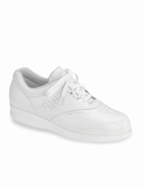 Women's Free Time Walking Shoe - Wide In White Smooth Surface Adaptive Fit Design