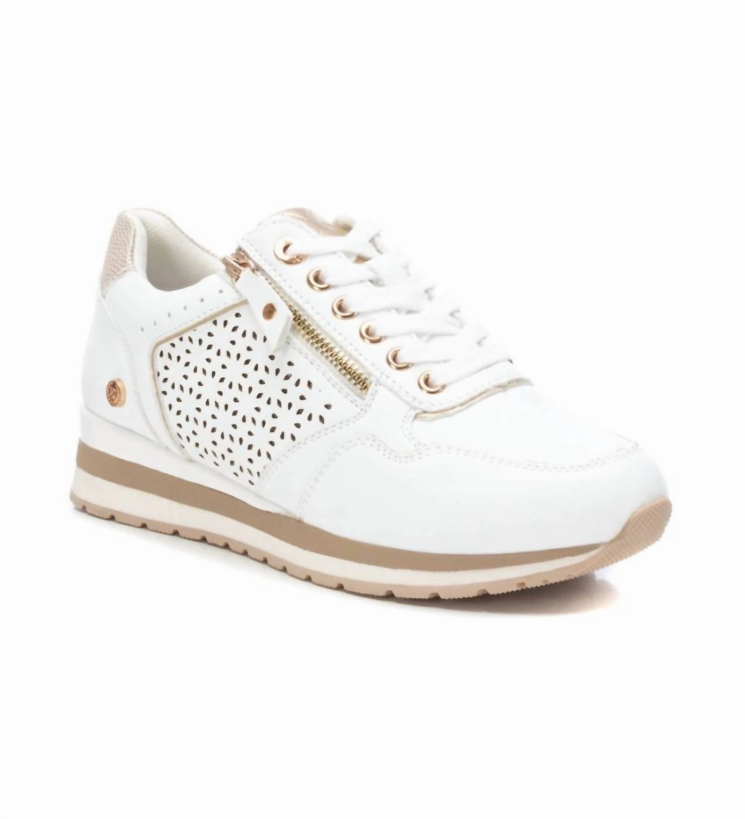Active Routine Dynamic Lacing System Women's Lace-Up Sneakers In White