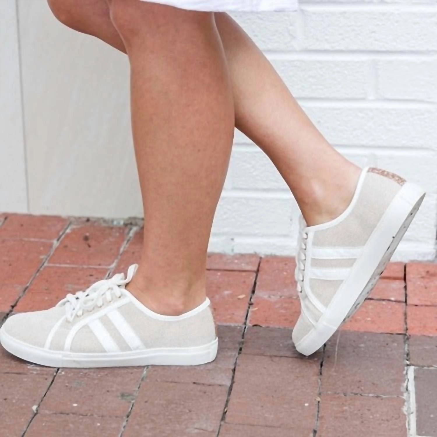 Women's Leather Sneakers In White Bounce Tech Cushioned Midsole Geometry