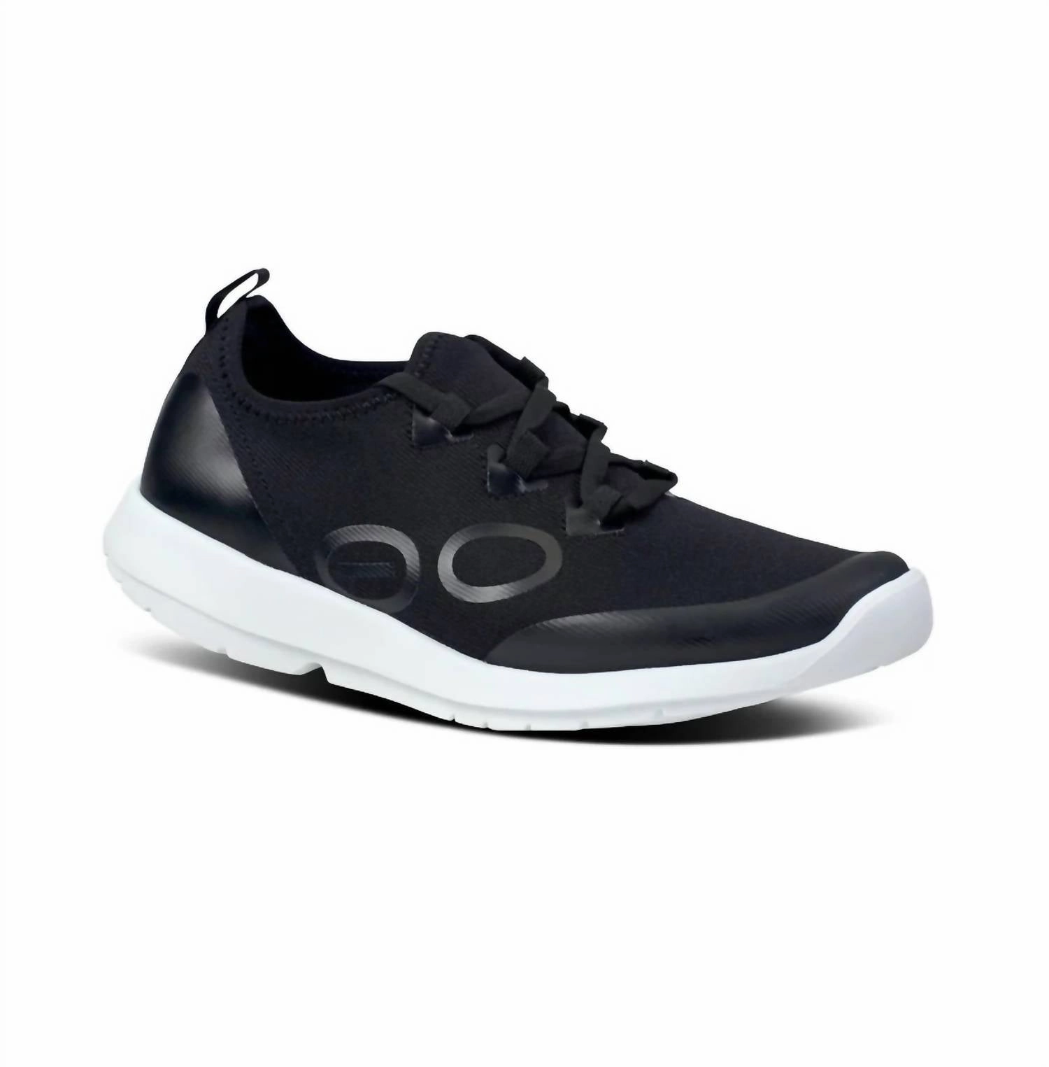 Walking Women's Oomg Sport Laced Ls Low Sneaker In Black/white