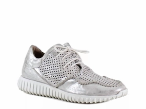 Blown Rubber Traction Sporty Women's Poker Hand Sneakers In Silver Metallic