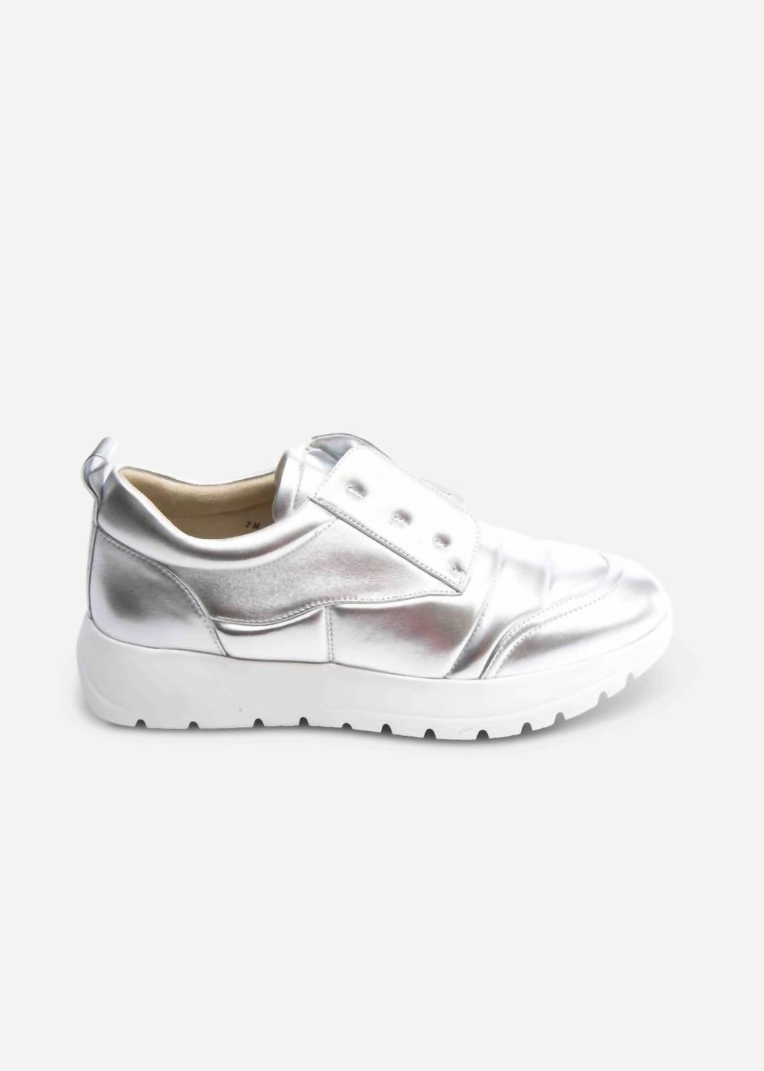 Women's Qual Platform Sneaker In Silver Good Value Minimal Stitch