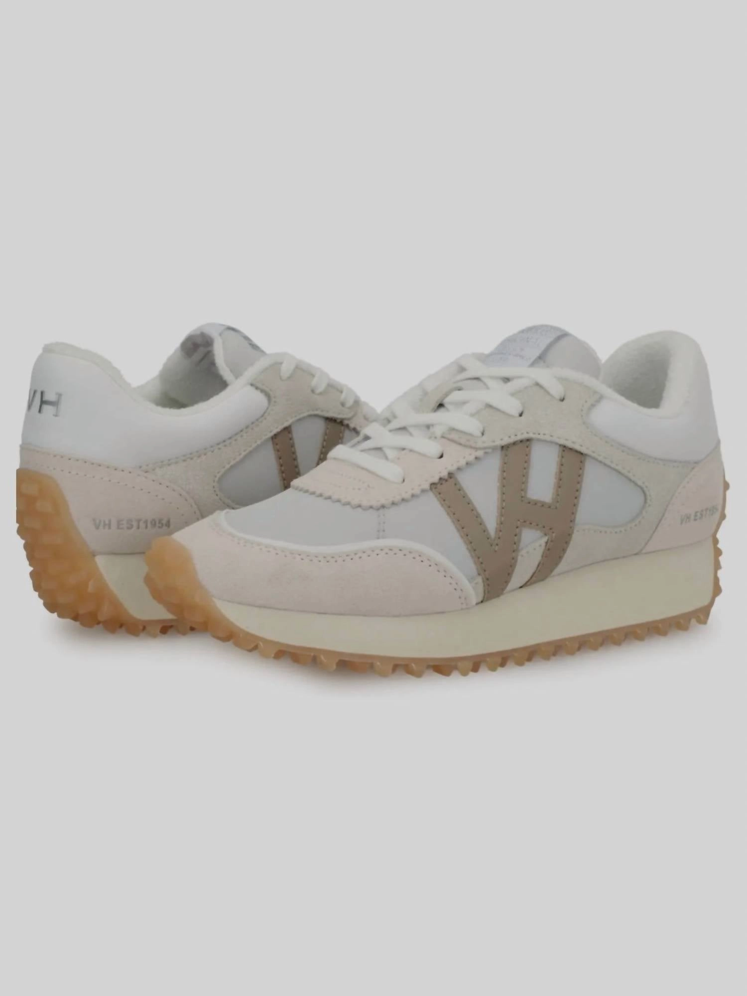 Women's She's A Ten Tennis Shoe In White Pebble Work Day Bend Easy