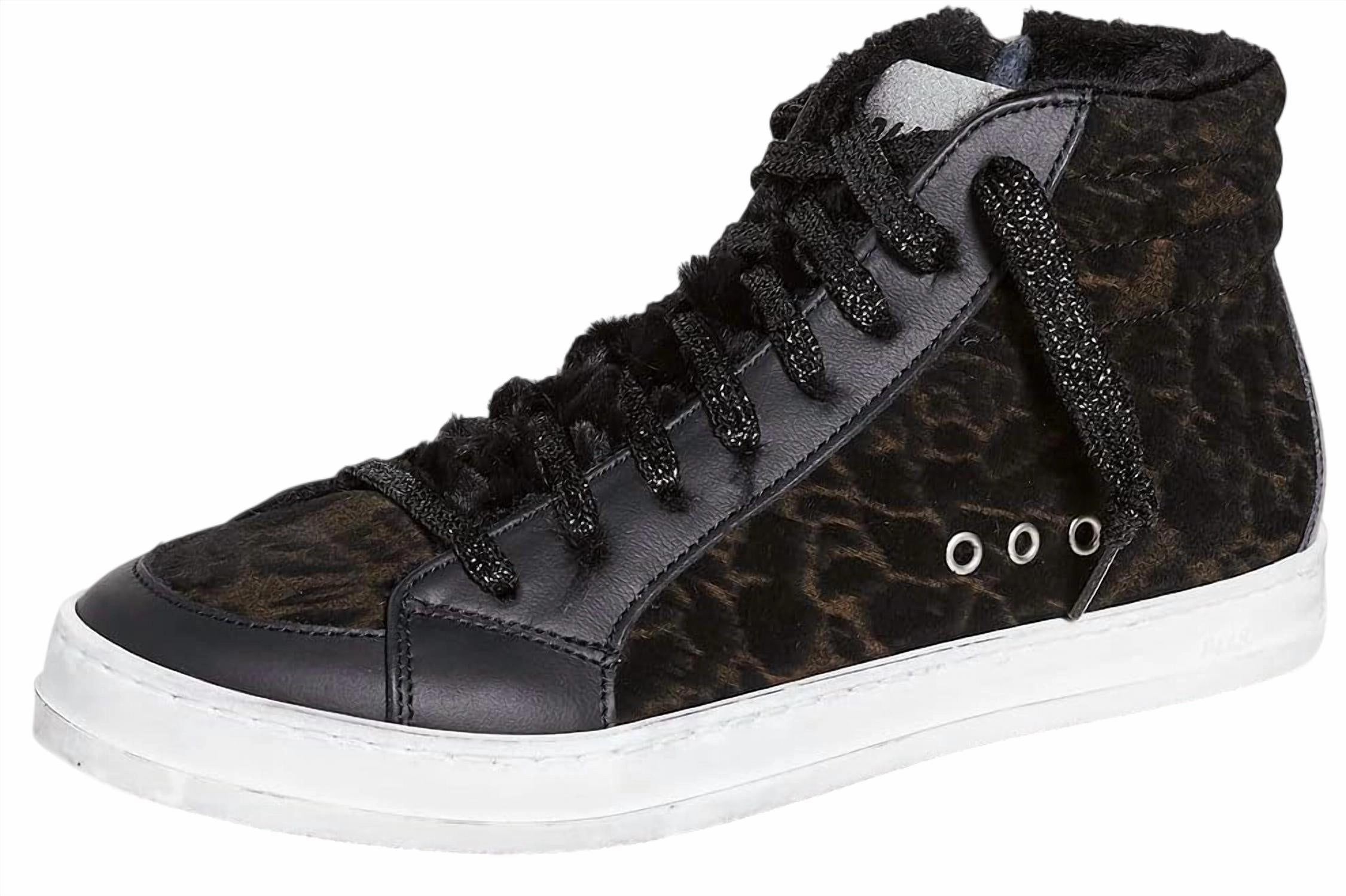 Stretchable Collar Design Bold Grip Women's Skate Park Sneaker In Black Print