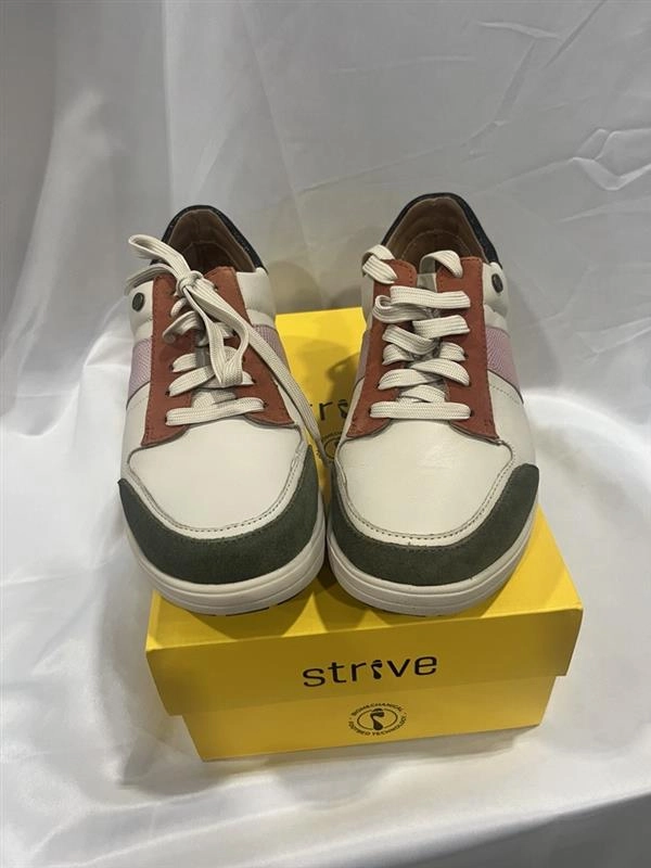 Women's STRIVE Sneakers Elasticated