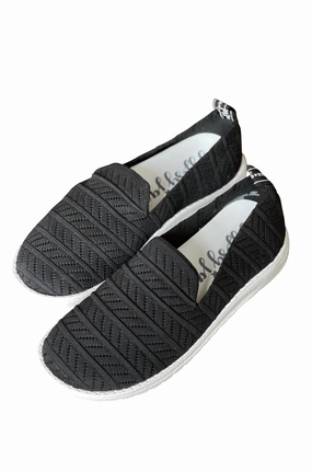 Women's Swift Sneaker In Black Light Comfort