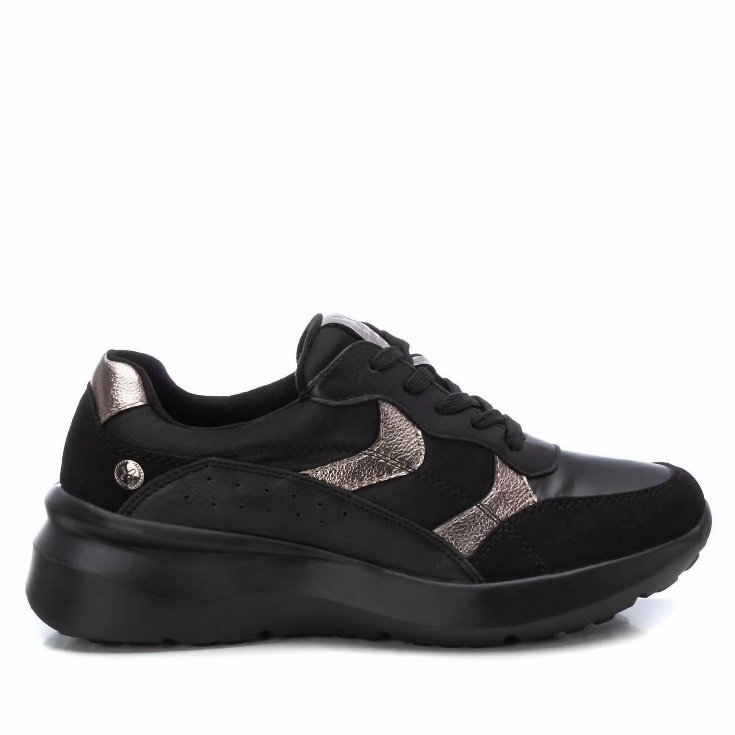 Weekend Walker Fit Boost Women's Trainer Sneakers In Black