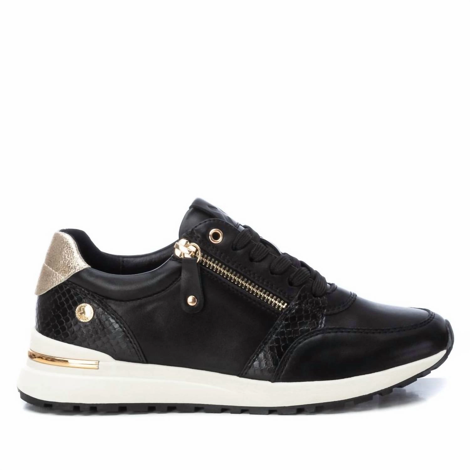 Stable Structure Women's Trainer Sneakers In Black