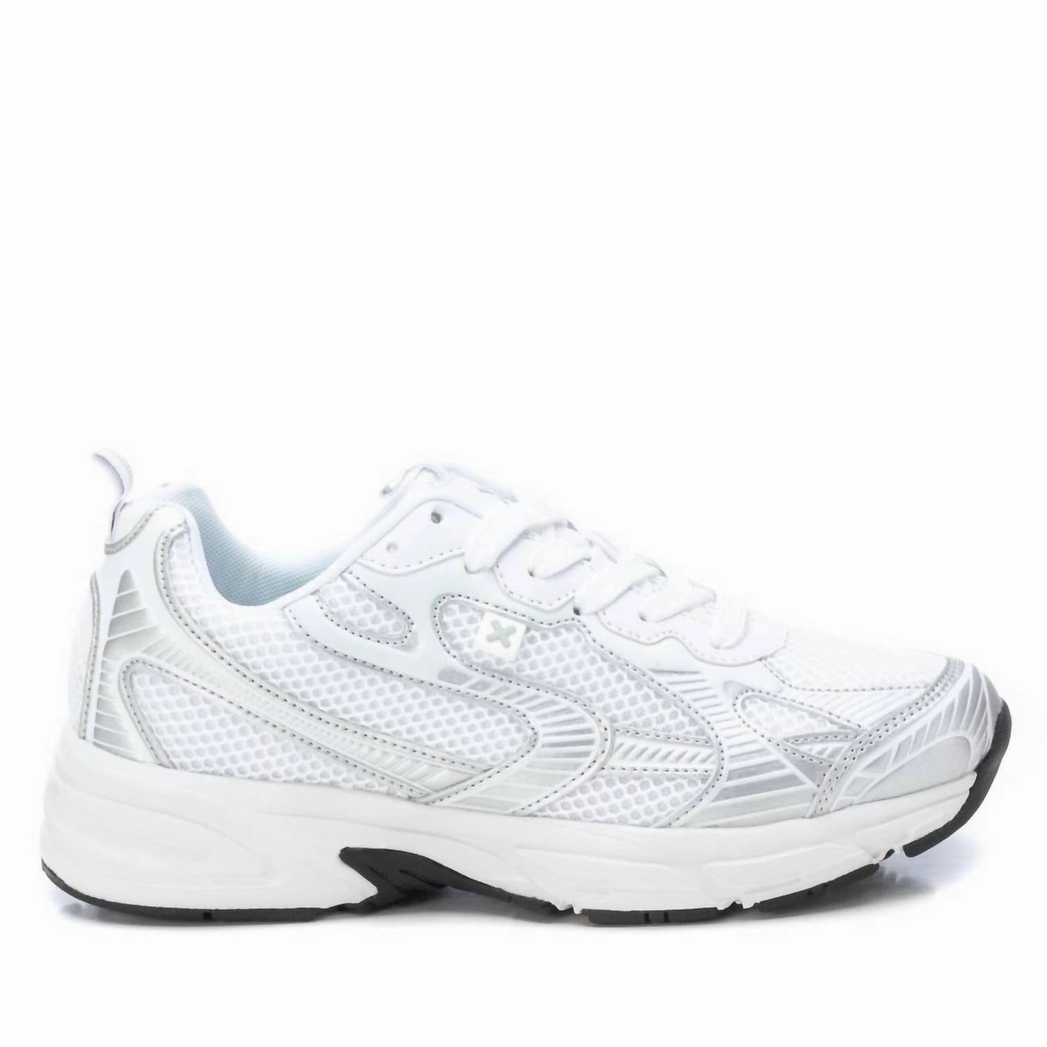 Women's Trainer Sneakers In White Balanced Flex Grooves Lockdown Strap