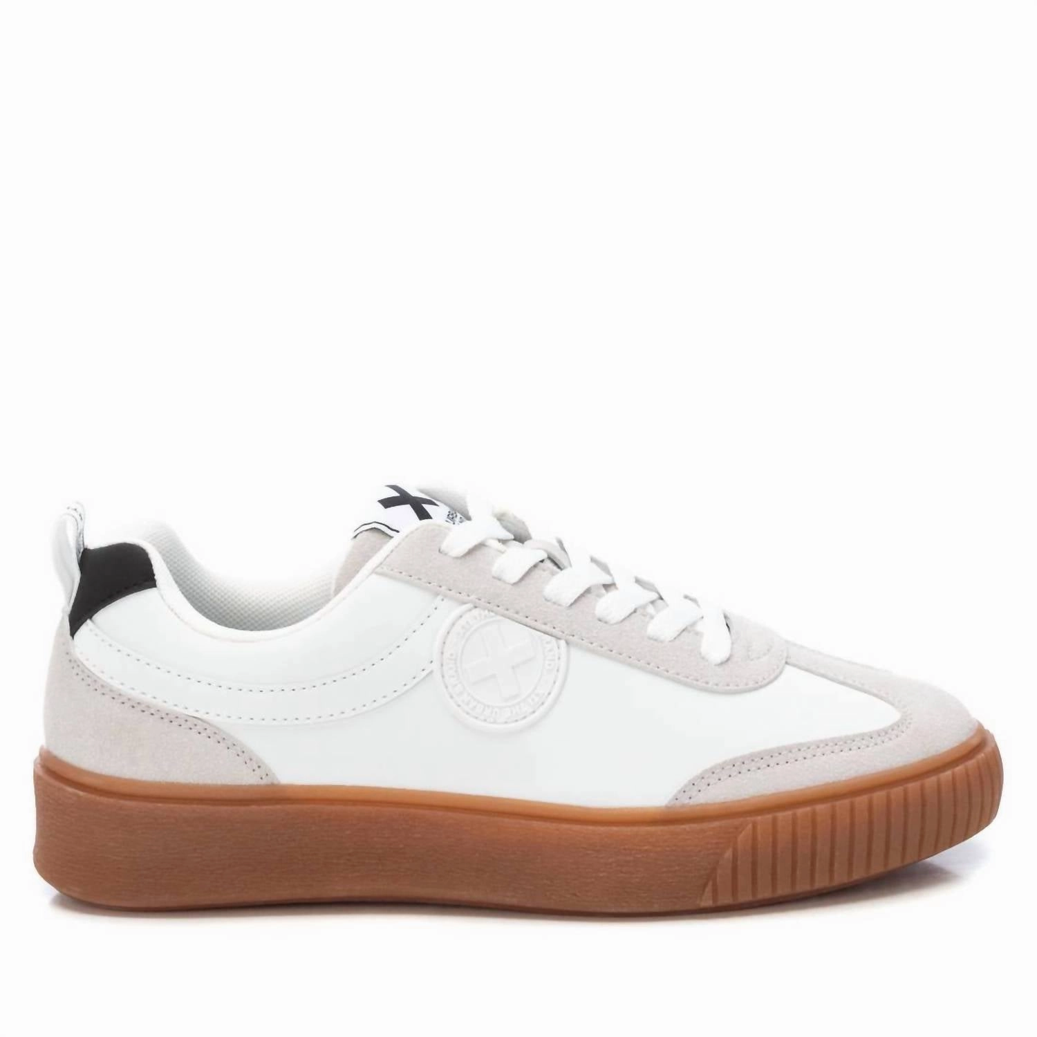 Women's Trainer Sneakers In White Active Use