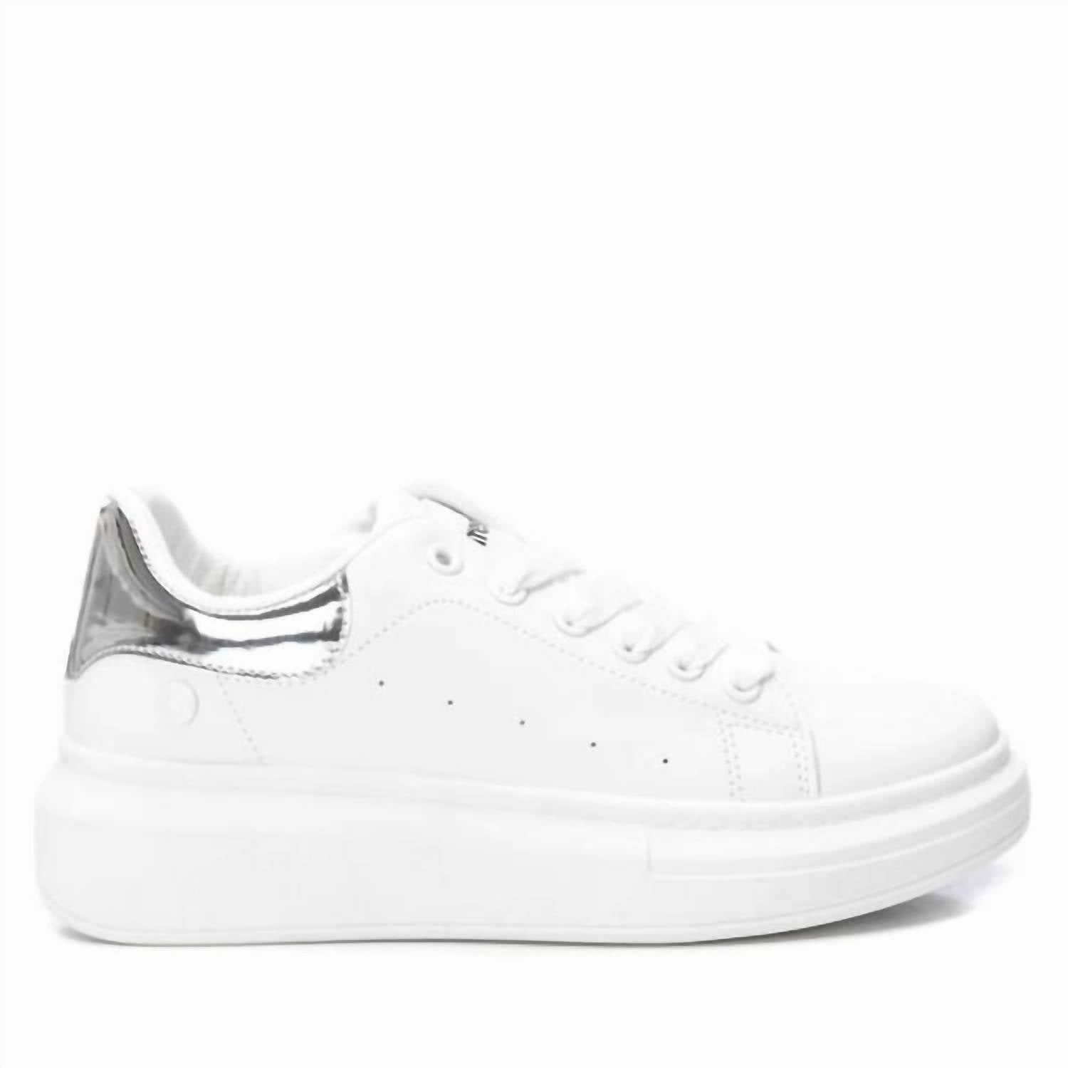 Flat Surface Women's Trainer Sneakers In White