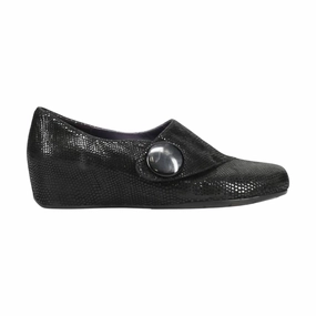 Cross Training Ready Adjustable Lace Closure Women's Yazz Sneakers In Black Suede