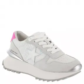 Quick Motion Enhanced Traction Women's Major 29 Sneaker In Clear/glitter Multi