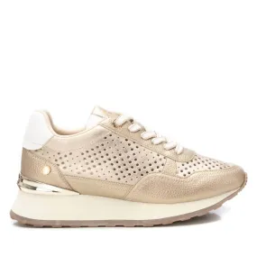 Women's Trainer Sneakers In Gold Walking Focus Pull   Tab