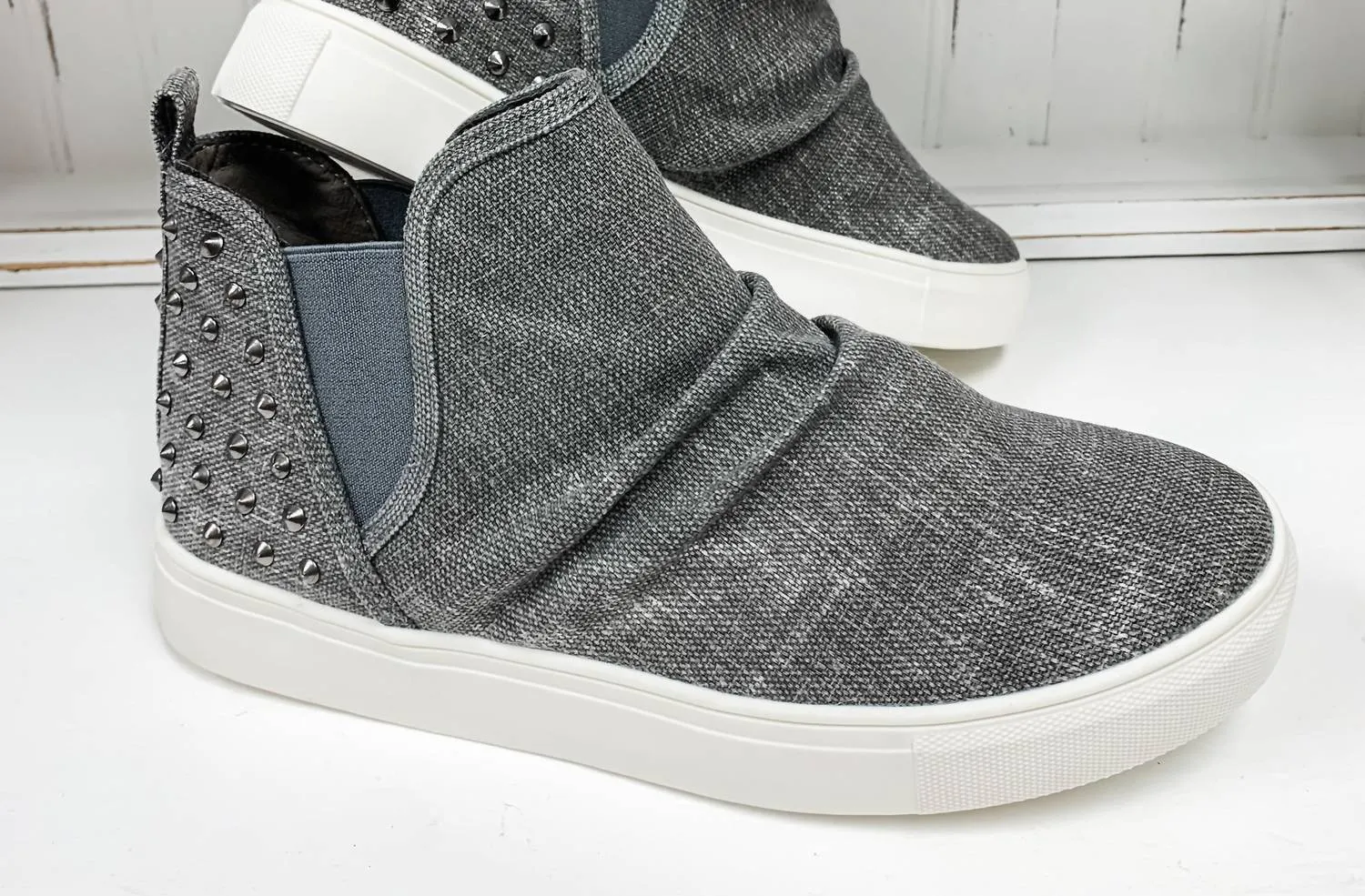 Zoey Women's Slip On Shoes In Grey Water Resistant Technology